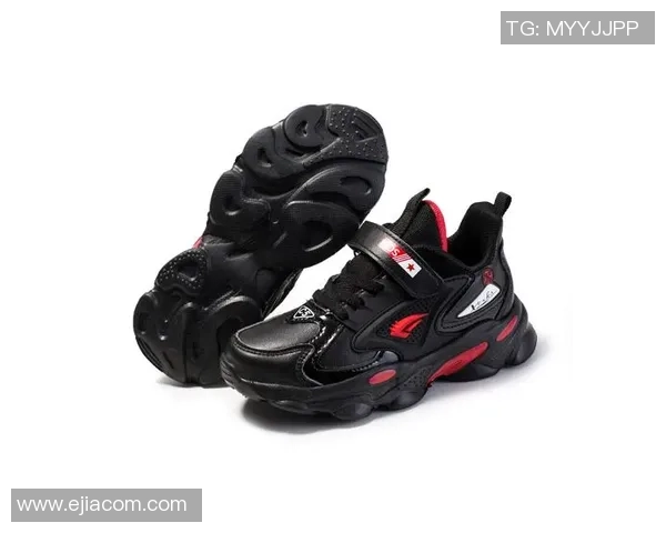 时尚与运动完美结合BAPE足球服引领潮流新风尚